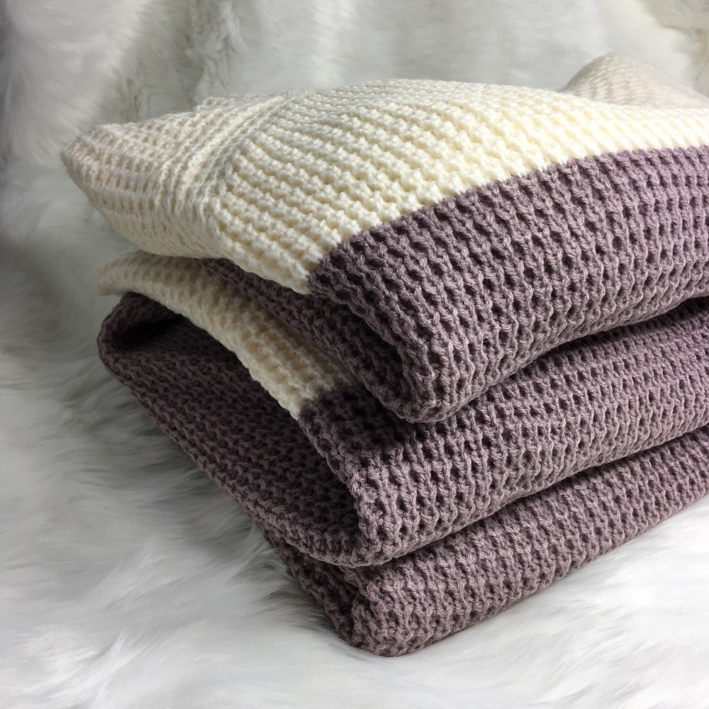 Color Block Waffle Knit Split Back Sweater - Picture 6 of 8